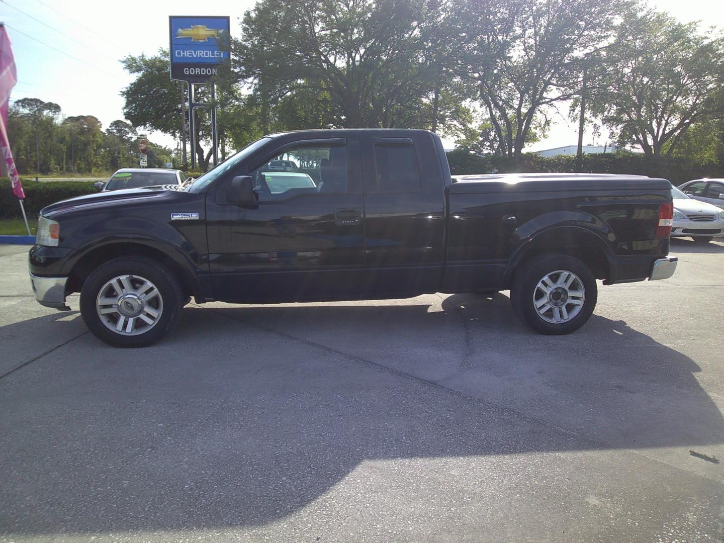 2004 BLACK FORD F-150 STX; XL; XLT; (1FTPX12554N) , located at 1200 Cassat Avenue, Jacksonville, FL, 32205, (904) 695-1885, 30.302404, -81.731033 - Photo#4